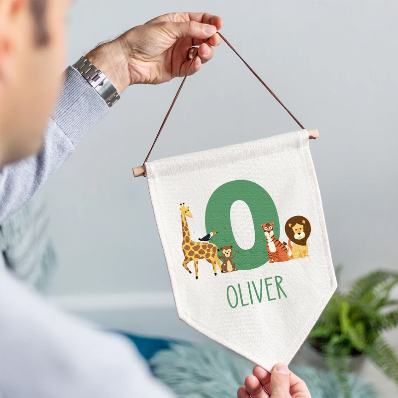 Baby Nursery Hanging Decor - Personalisierte Namens-Wimpelkette mit Dschungeltieren, Individuelles Wandbanner